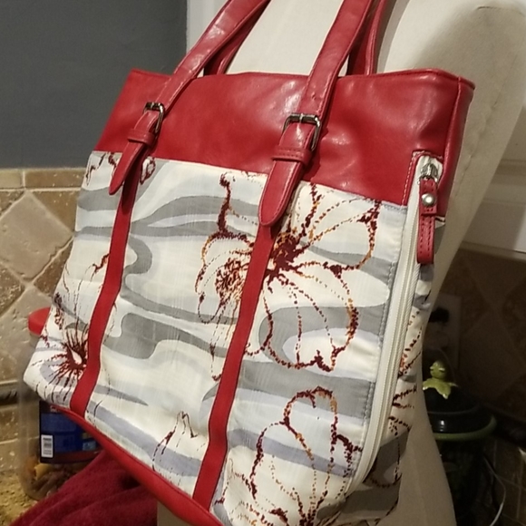 KAI TOTE - Picture 3 of 7